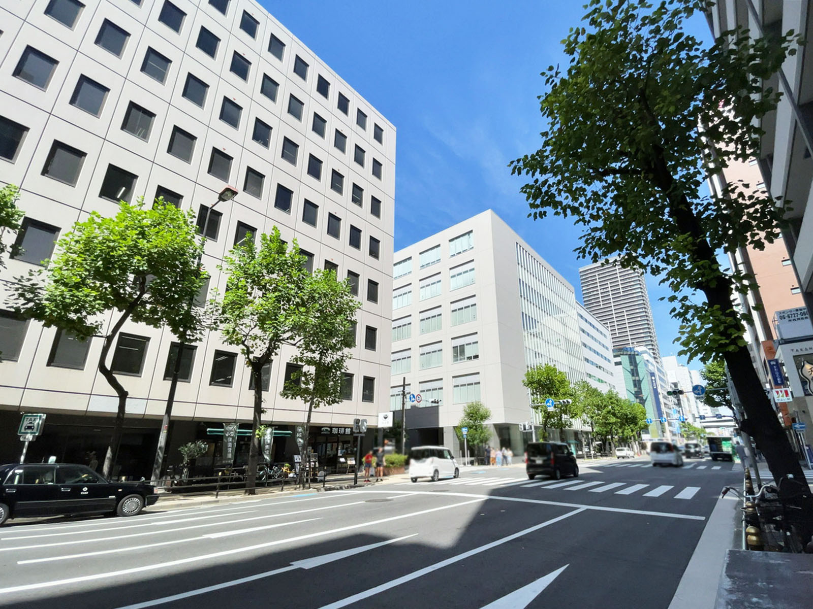 三共堺筋本町ビル前面の通り