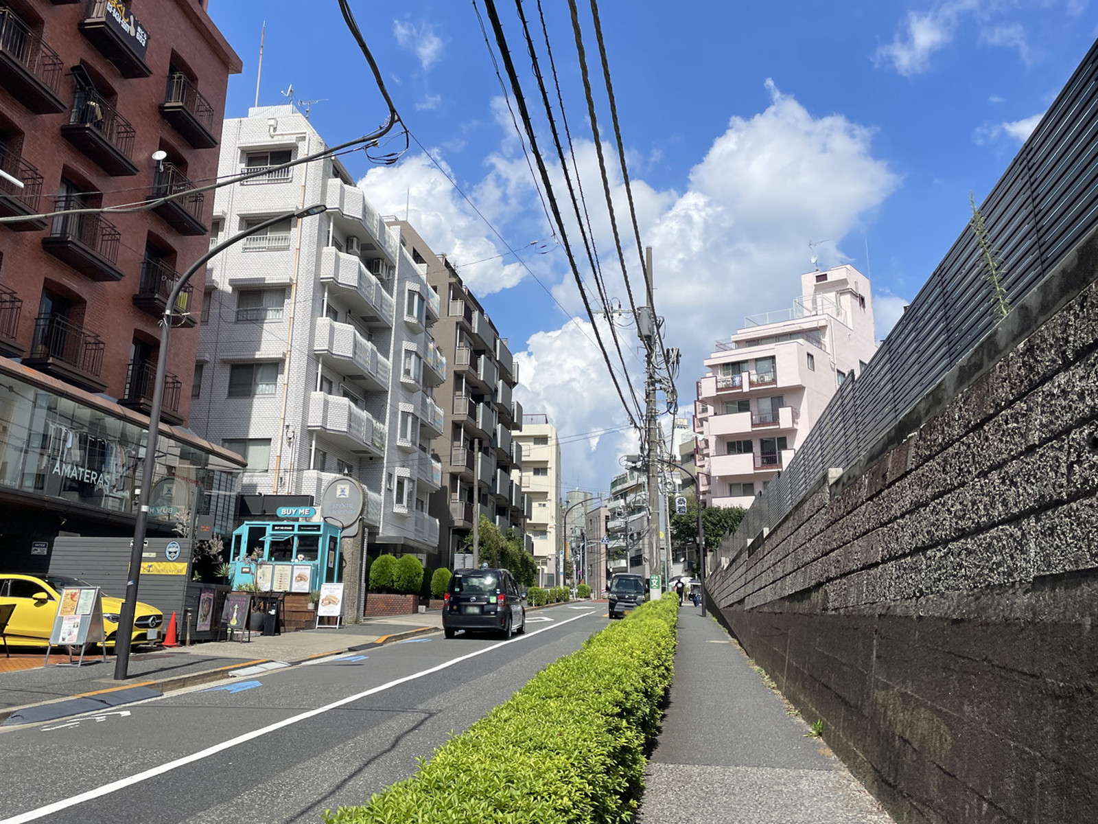 周辺は落ち着いた雰囲気のエリア