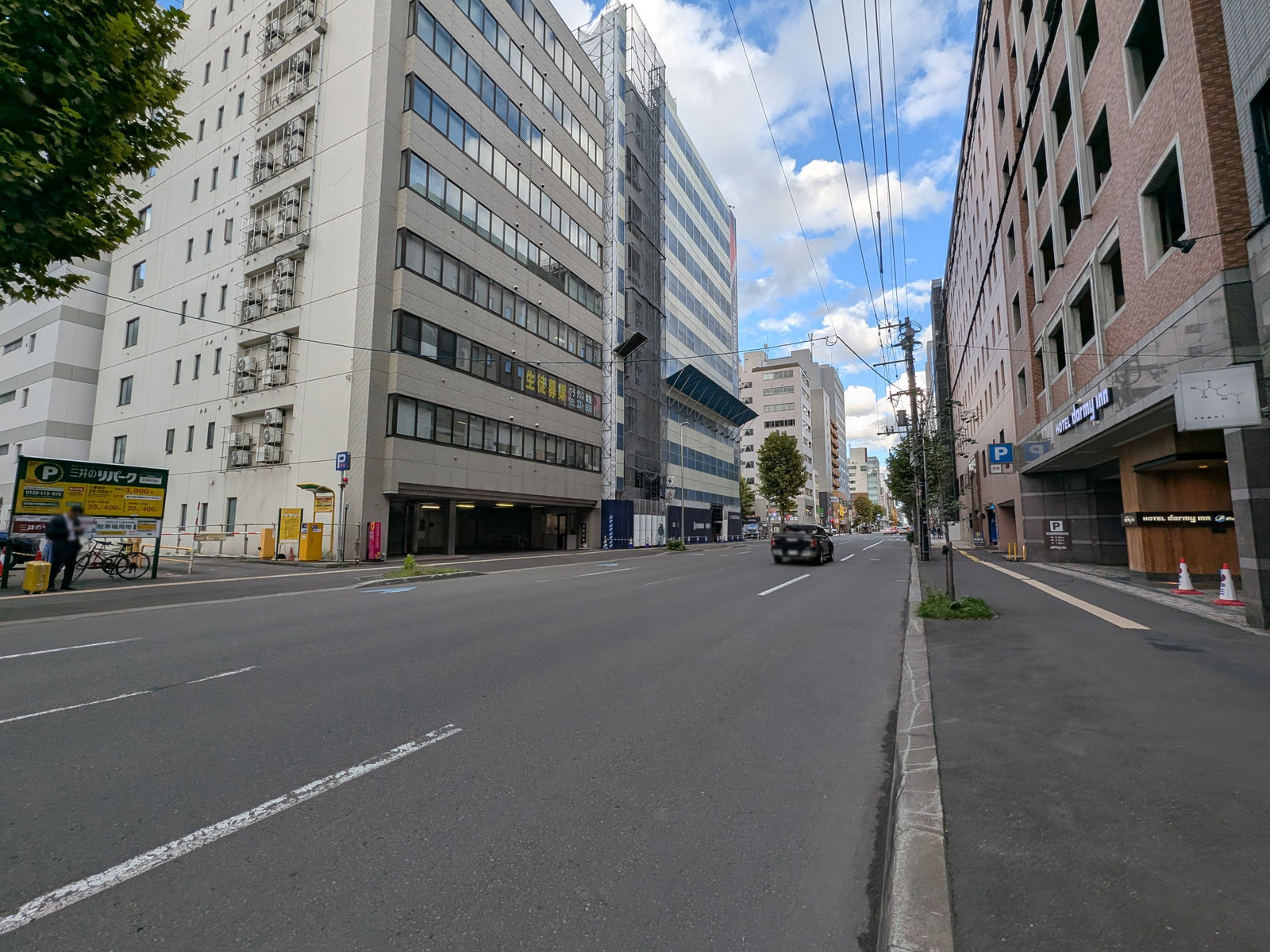 土肥ビル前面の通り