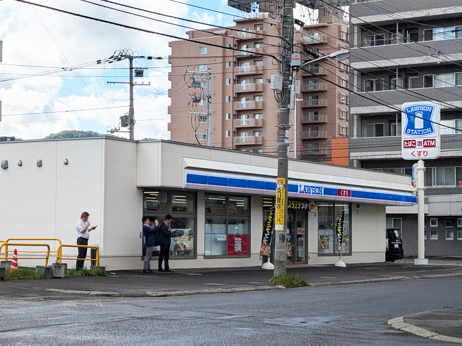 徒歩2分のローソン 札幌南7条西8丁目店