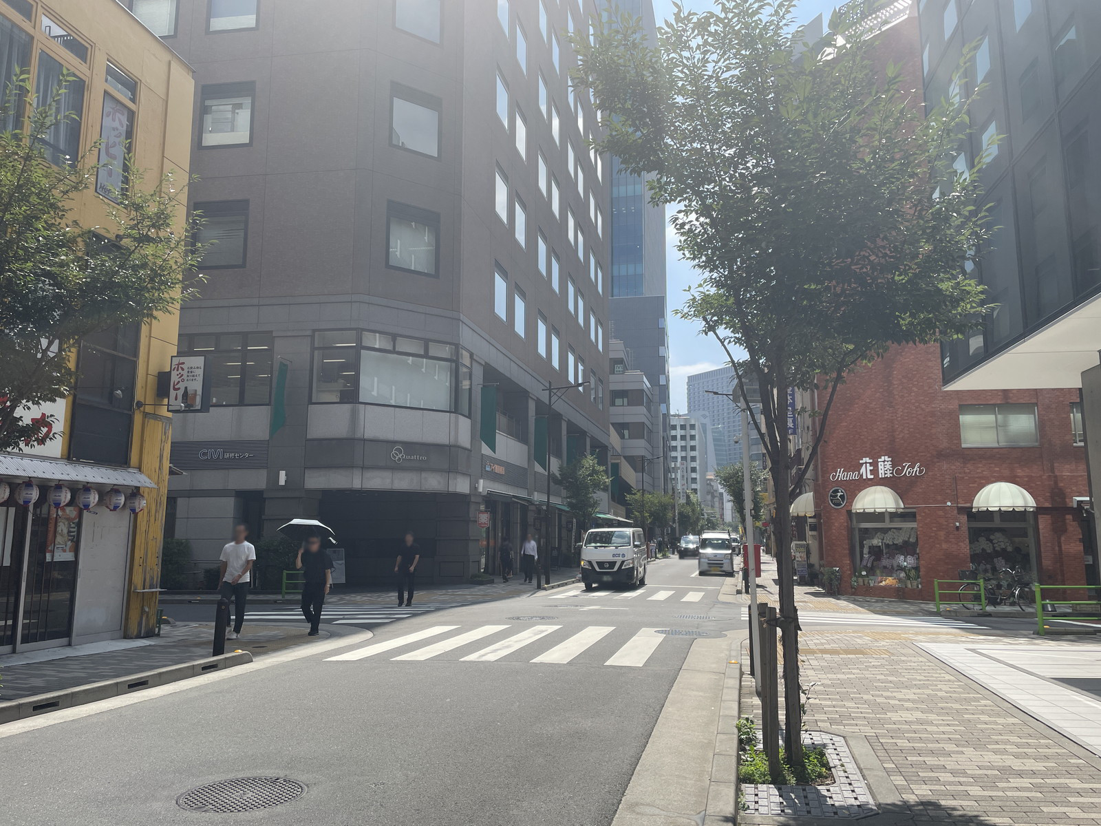 彦田ビル前面の日銀通り