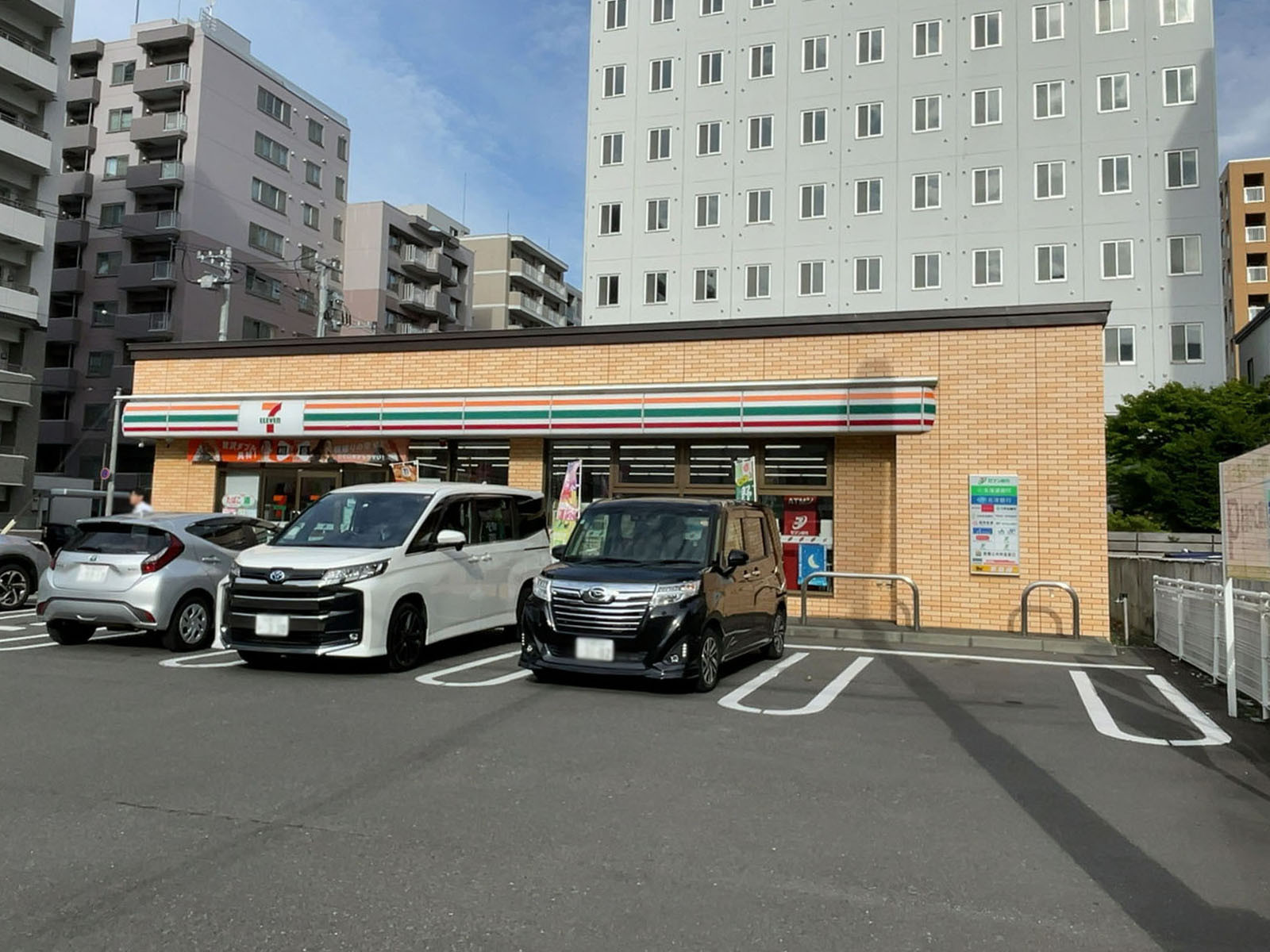 近くのセブン-イレブン 札幌北7条西12丁目店