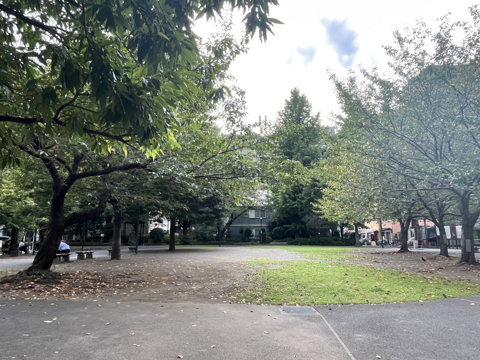 近くの中央区立箱崎公園