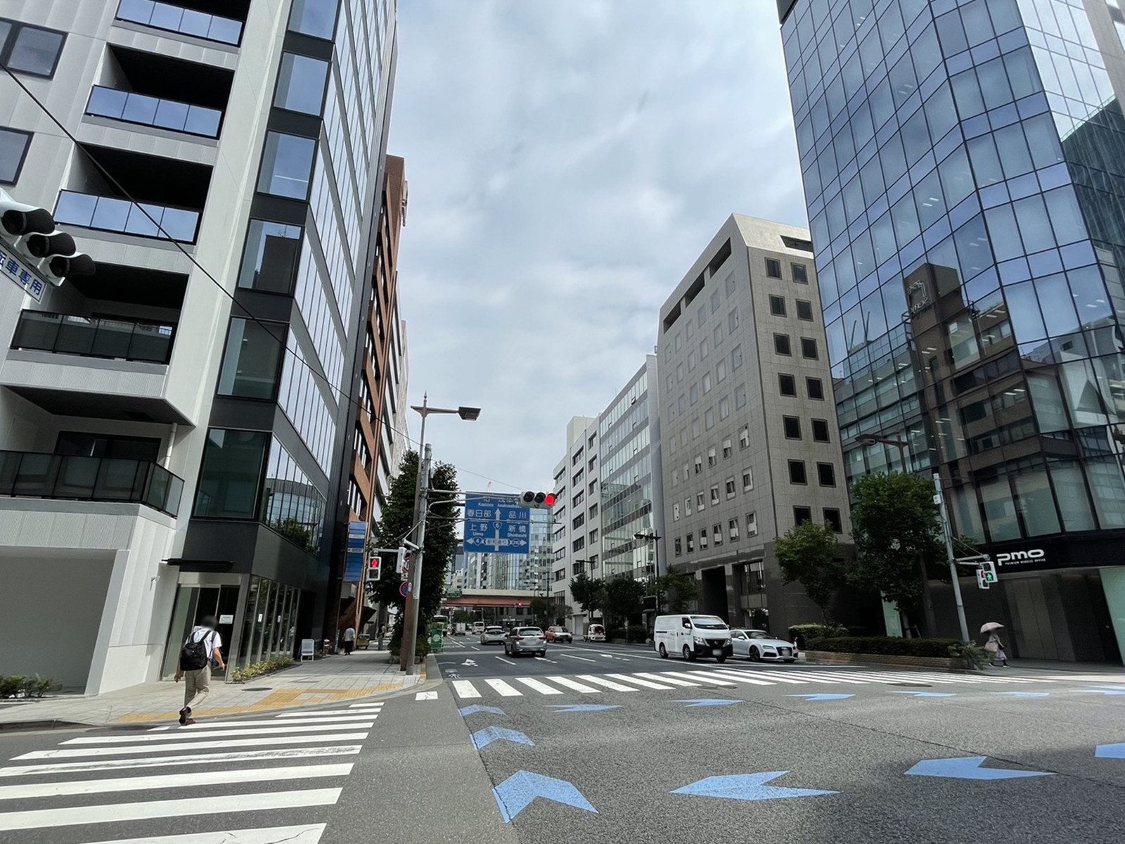 Time With新日本橋前面の通り