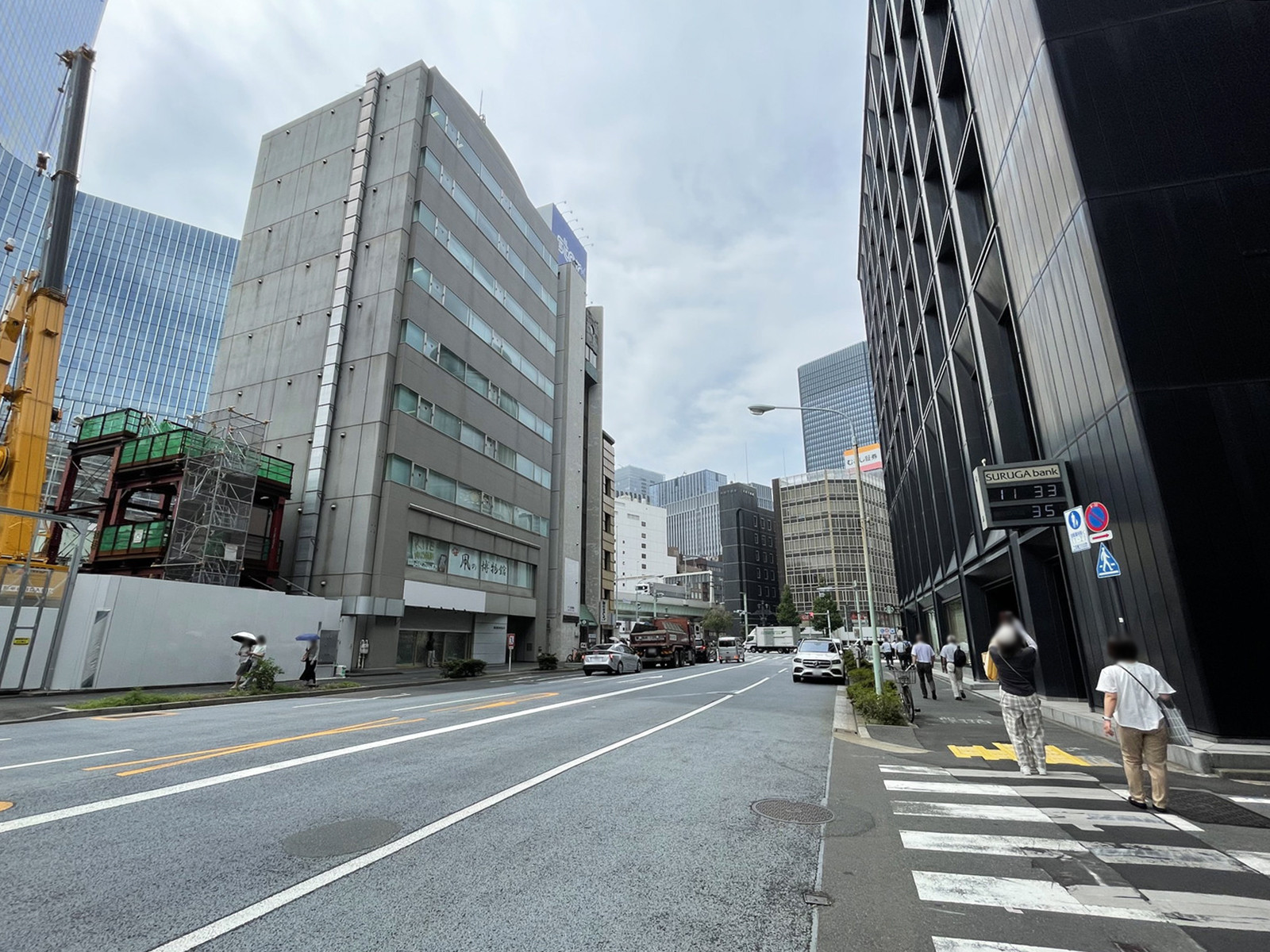 日本橋室町ビル前面の通り