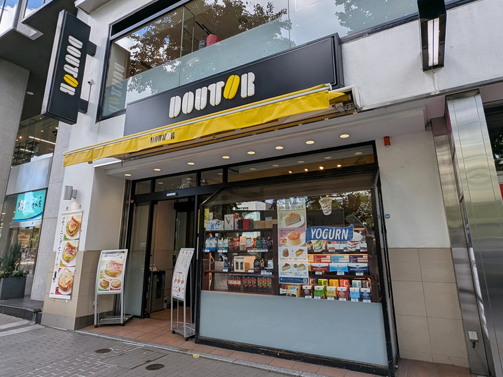 隣のドトールコーヒーショップ 札幌大通西3丁目店