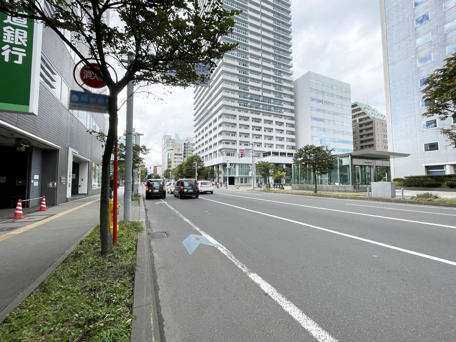 野村不動産札幌ビル前面の通り