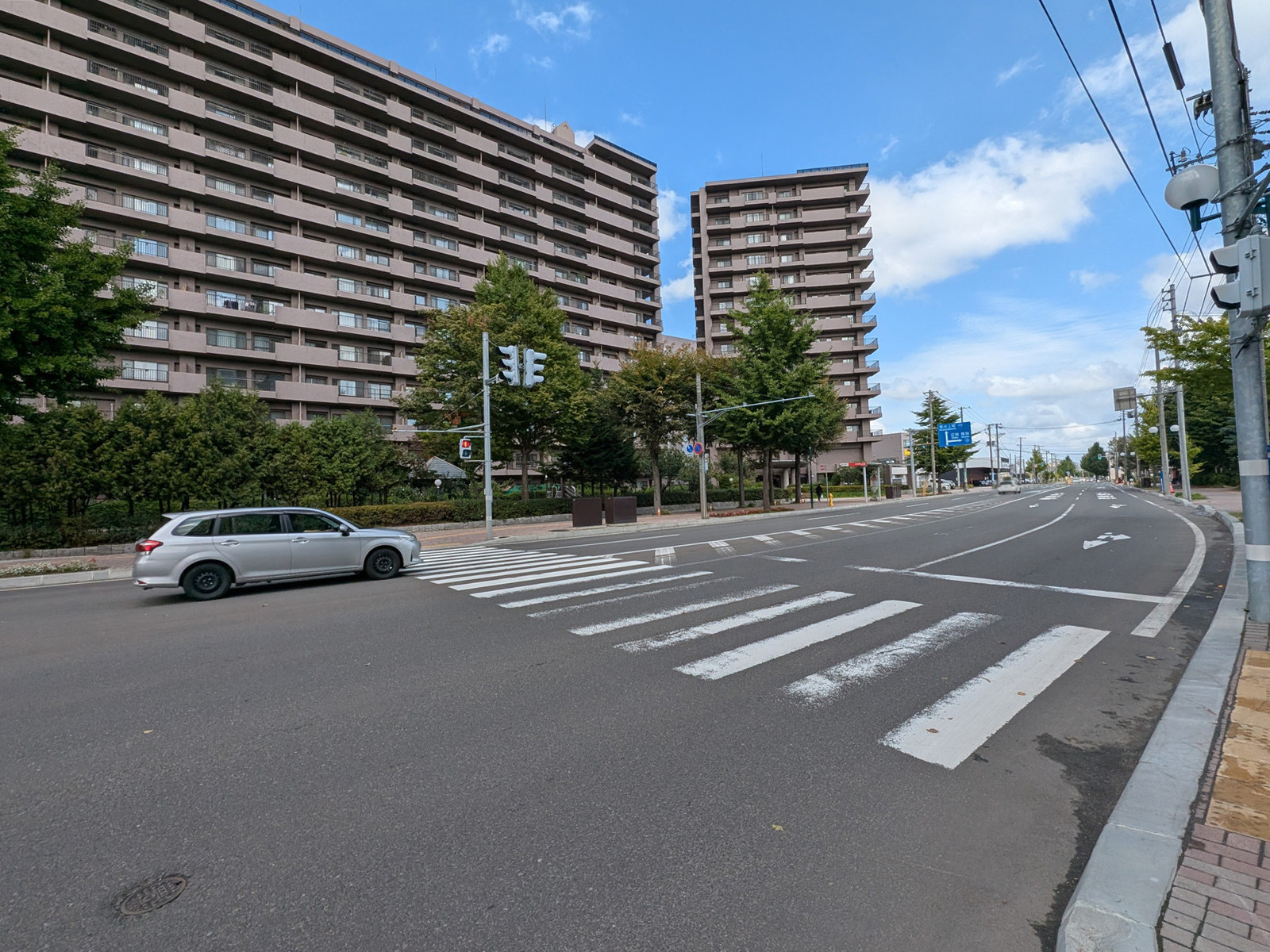 北2条新川ビル前面の北3条通