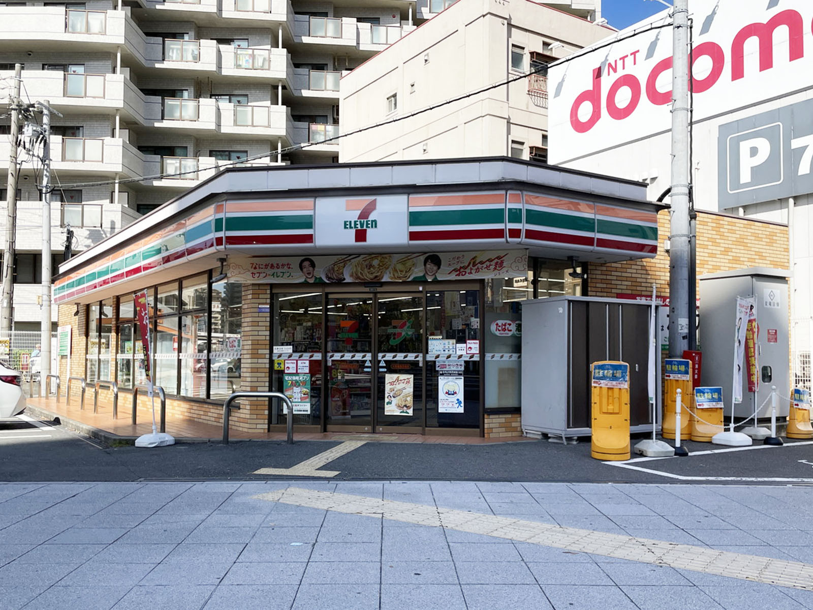 同じ通りにあるセブン-イレブン 大阪福島西通店