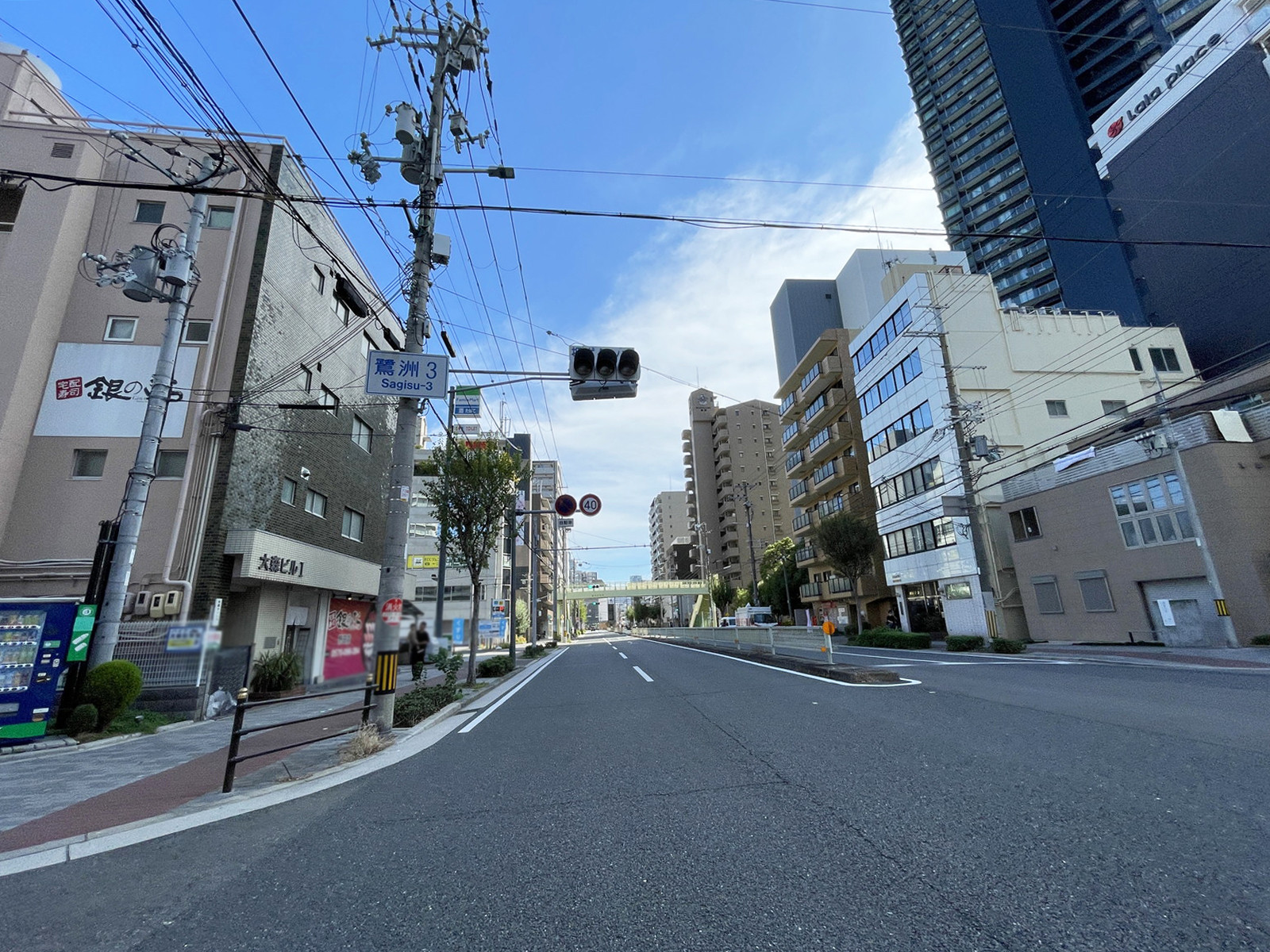 大森ビル1前面の通り
