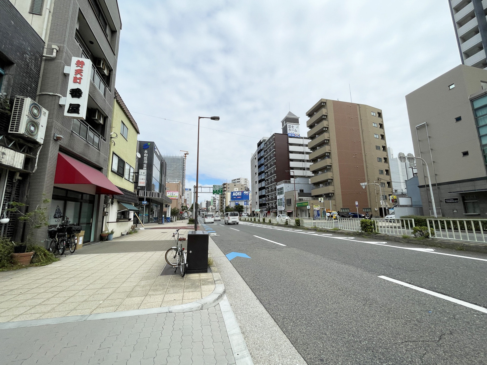 THE GAREGE 09前面の通り