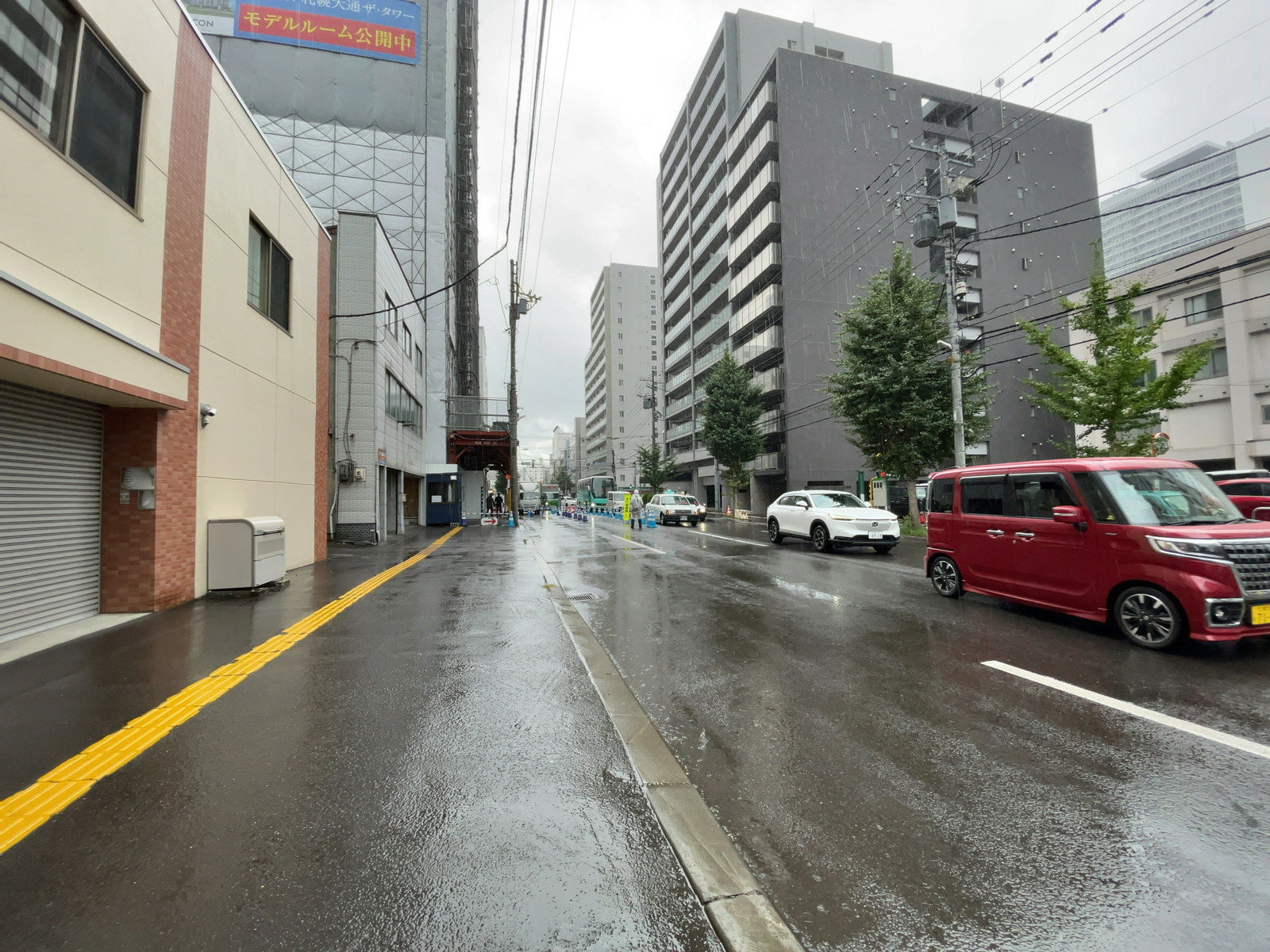 北都ビル前面の通り