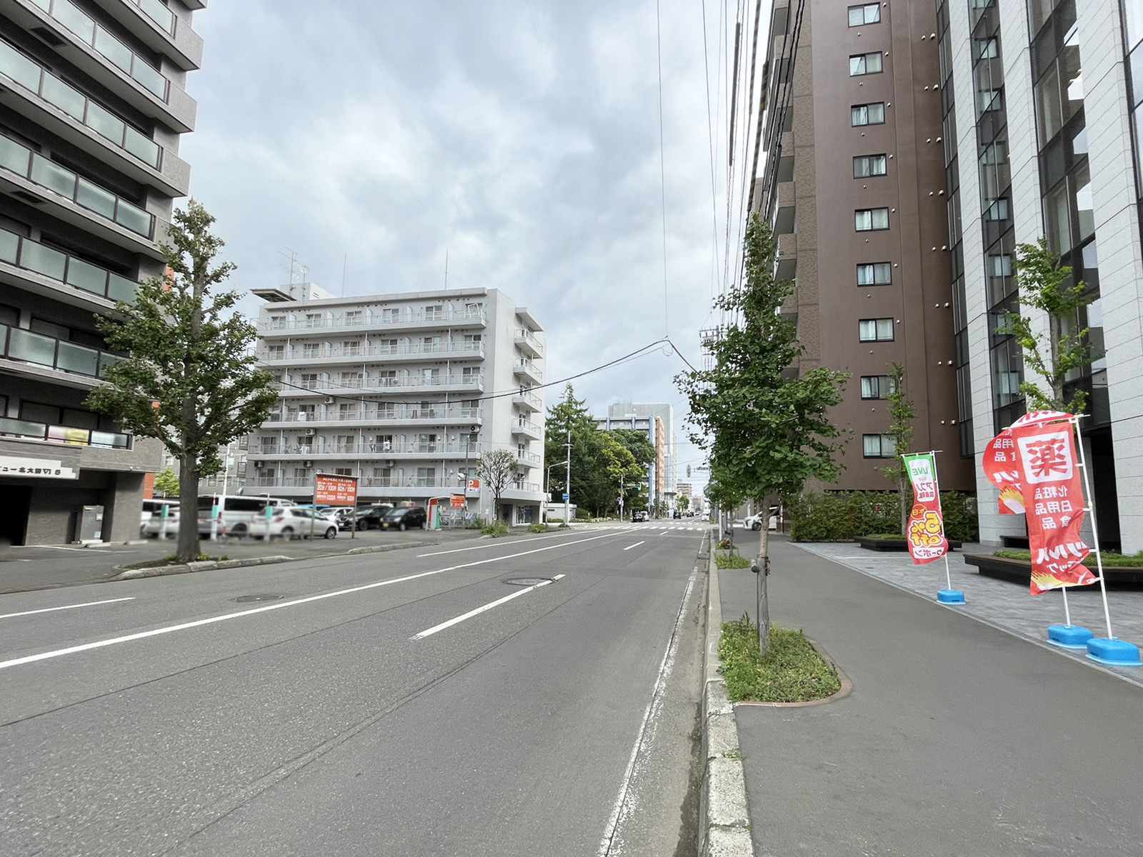 THE PLACE SAPPORO前面の通り