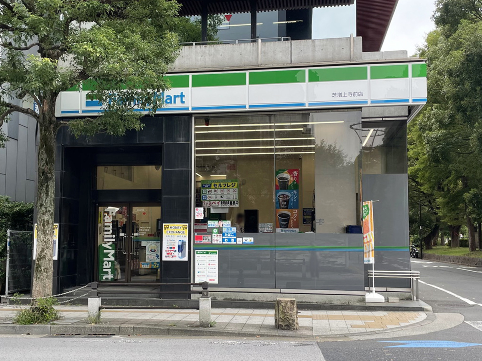 徒歩2分のファミリーマート 芝増上寺前店