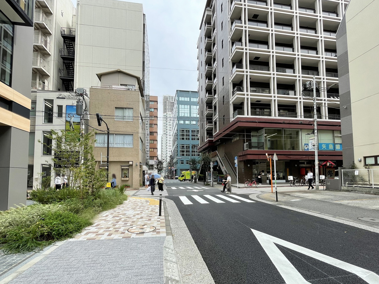 H¹O浜松町前面の通り