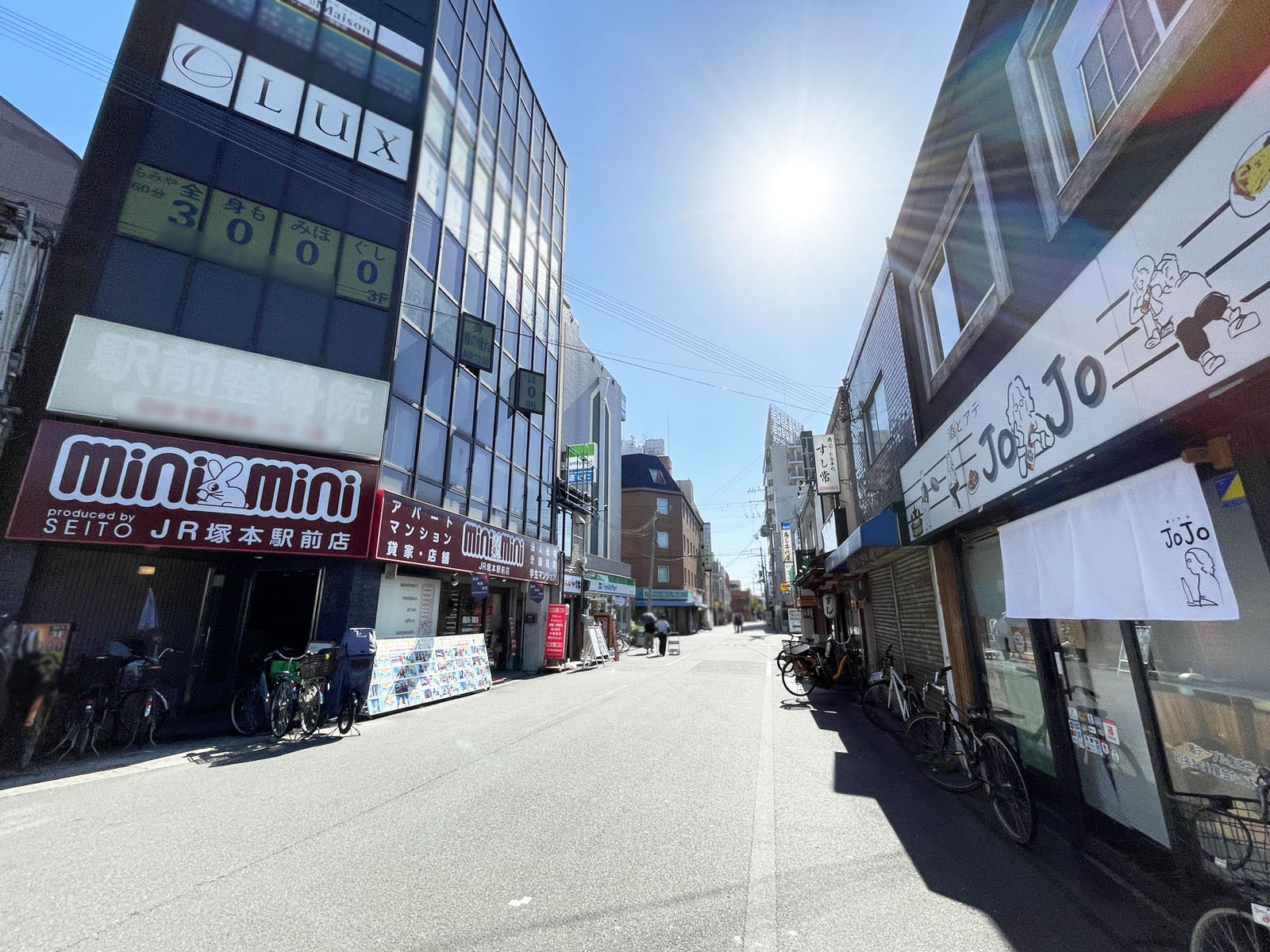 末広ビル前面の通り