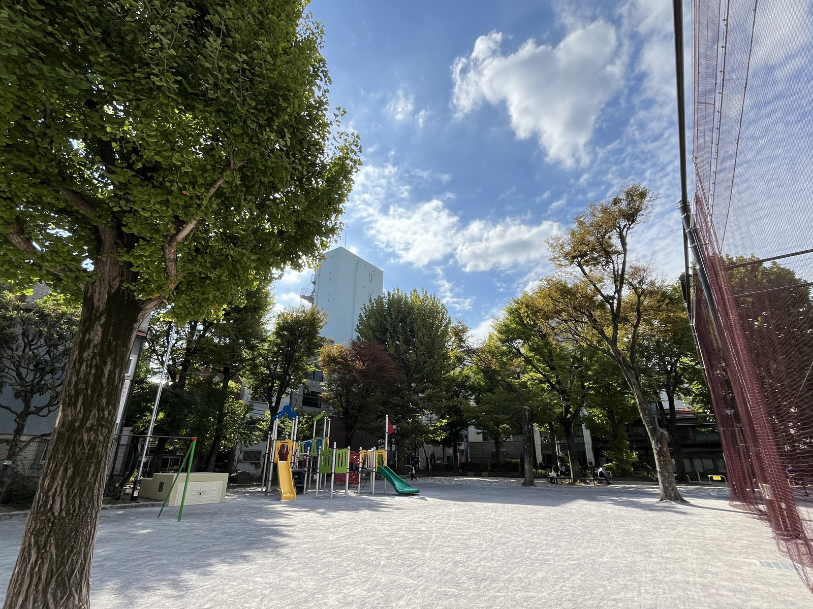 近くの小島児童遊園