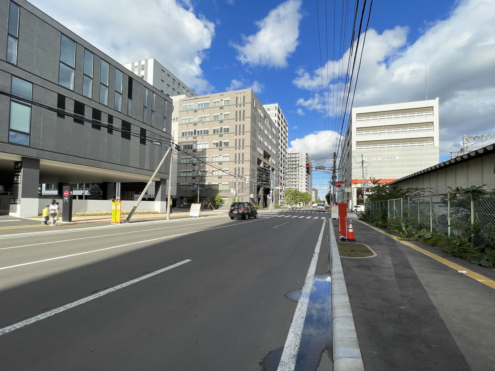 LC北六条館前面の通り