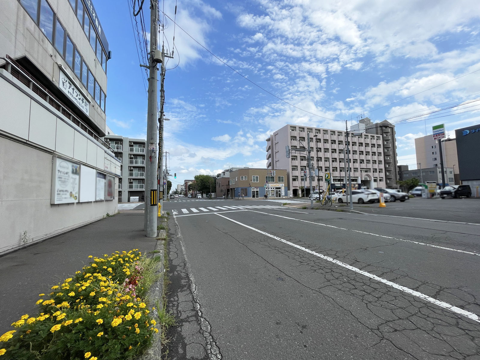 LEE北20条ビル前面の通り