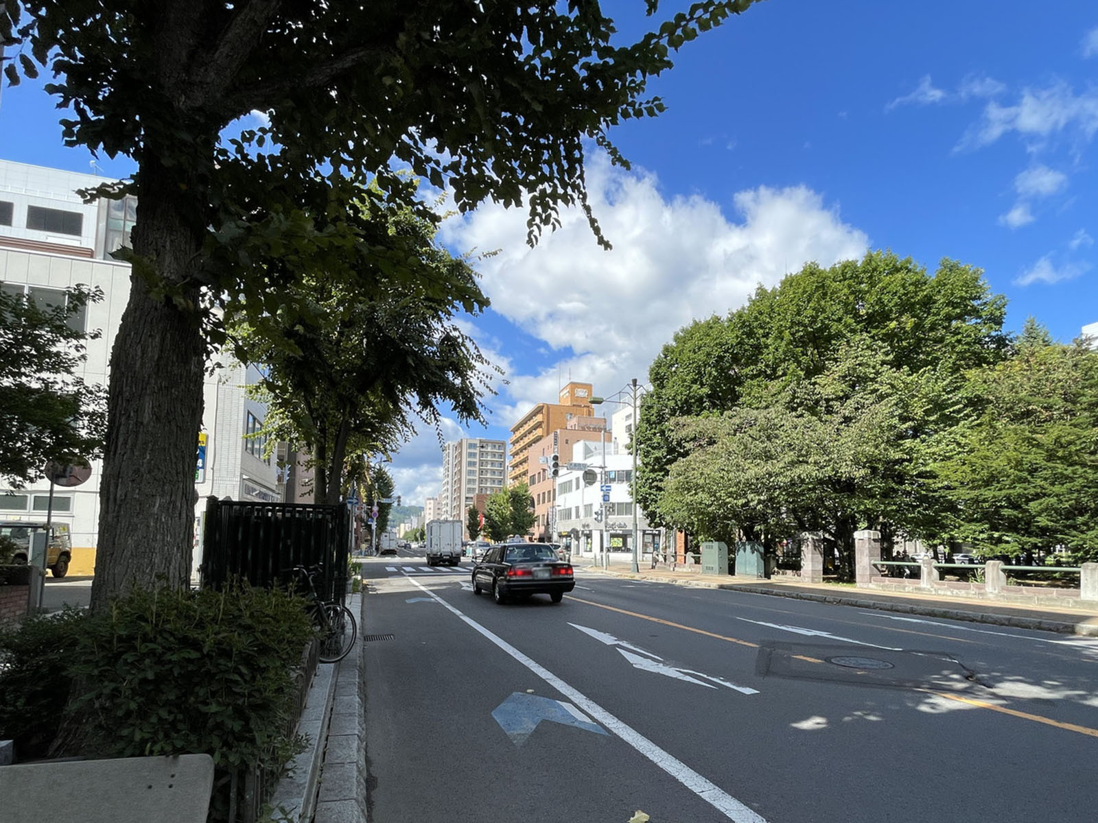 中菱ビル前面の大通