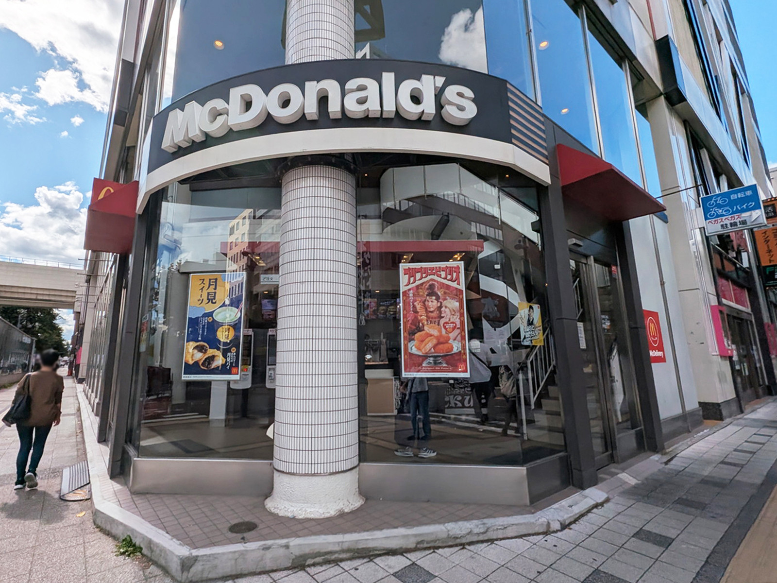 至近のマクドナルド 札幌南二条店