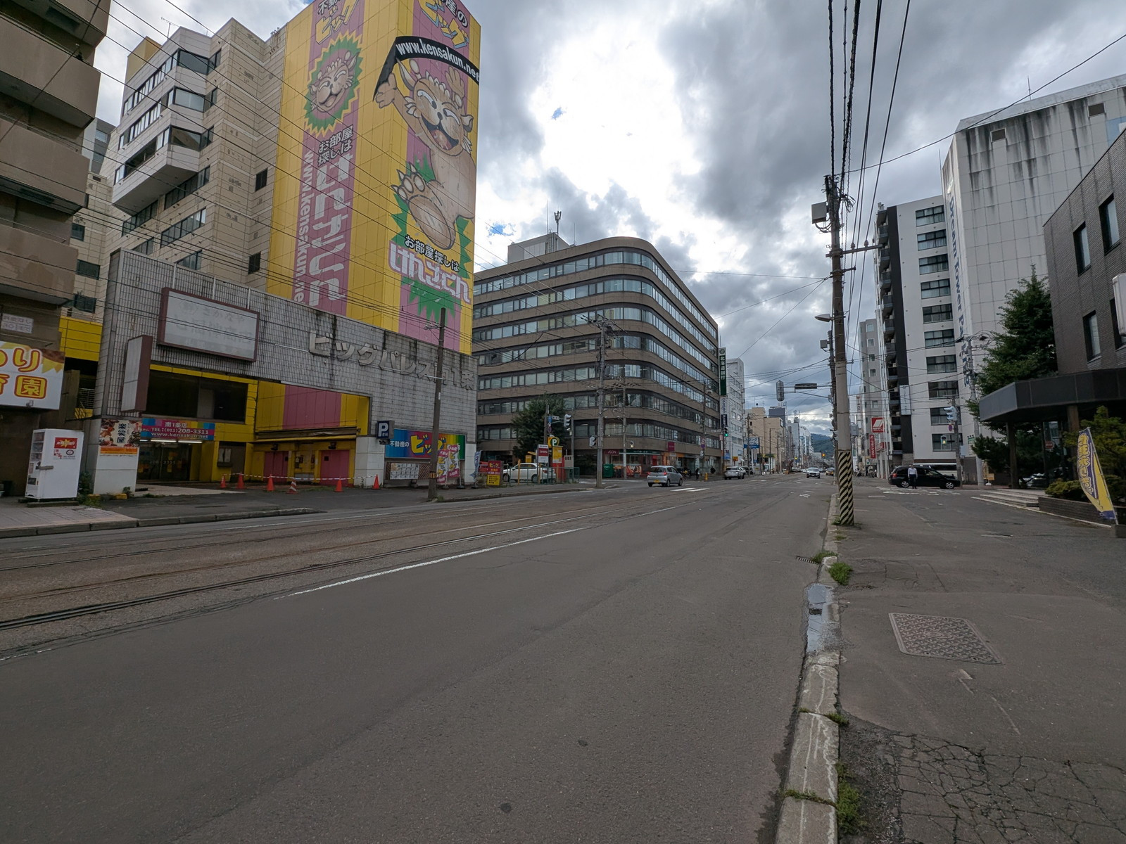 札幌CSビル前面の通り
