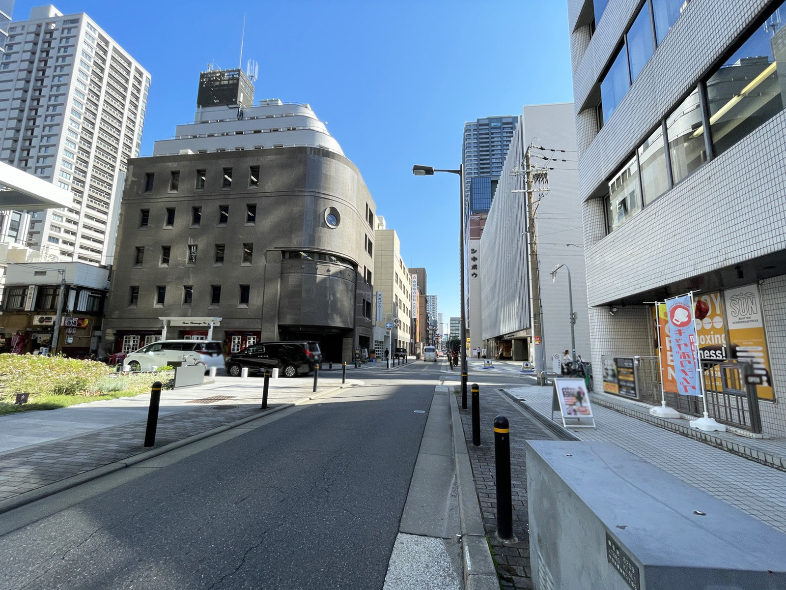 EDGE備後町ビル前面の通り