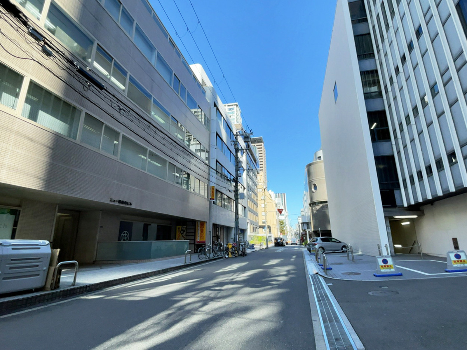 ニュー備後町ビル前面の通り