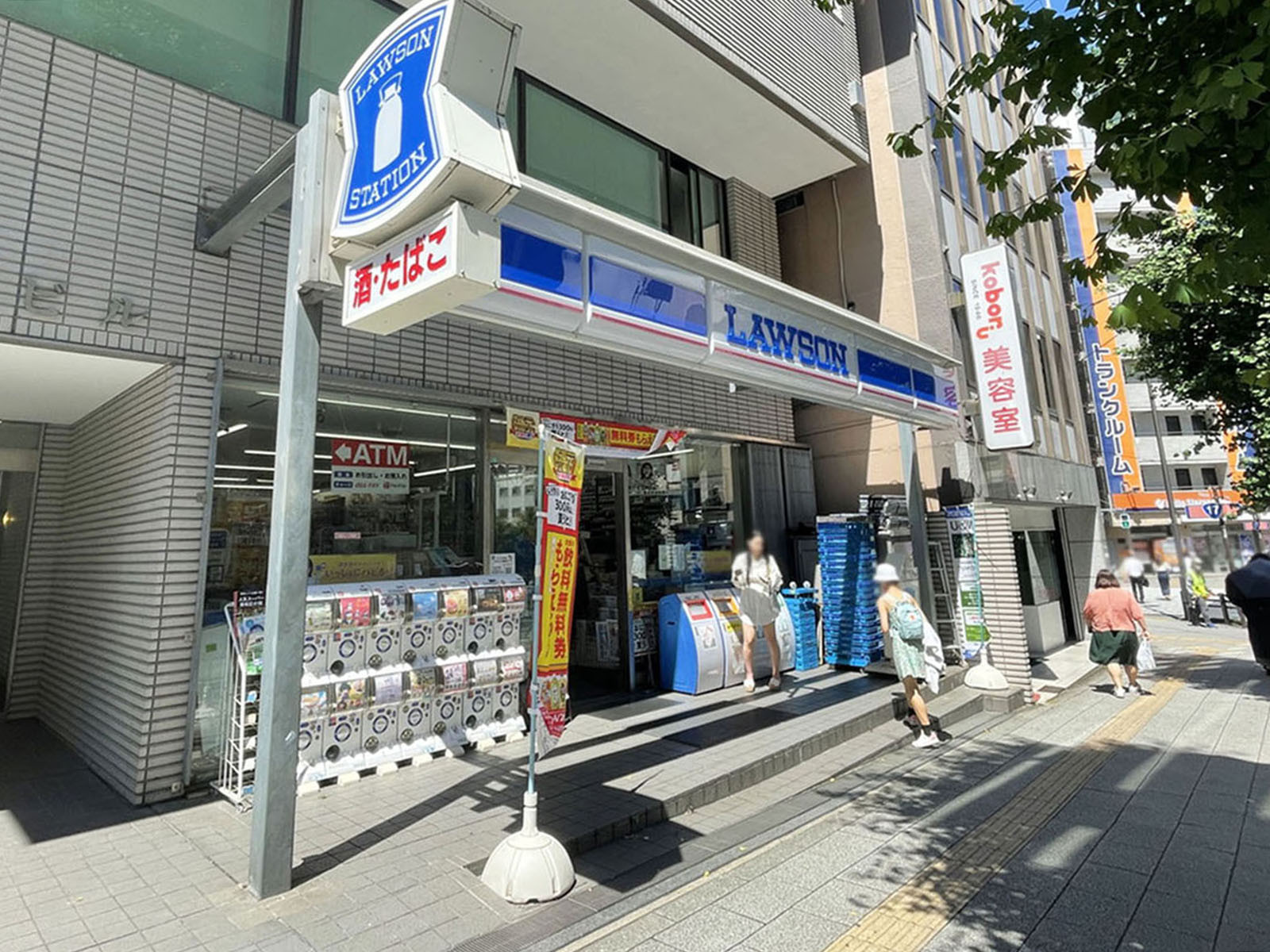 徒歩2分のローソン 神田明神店