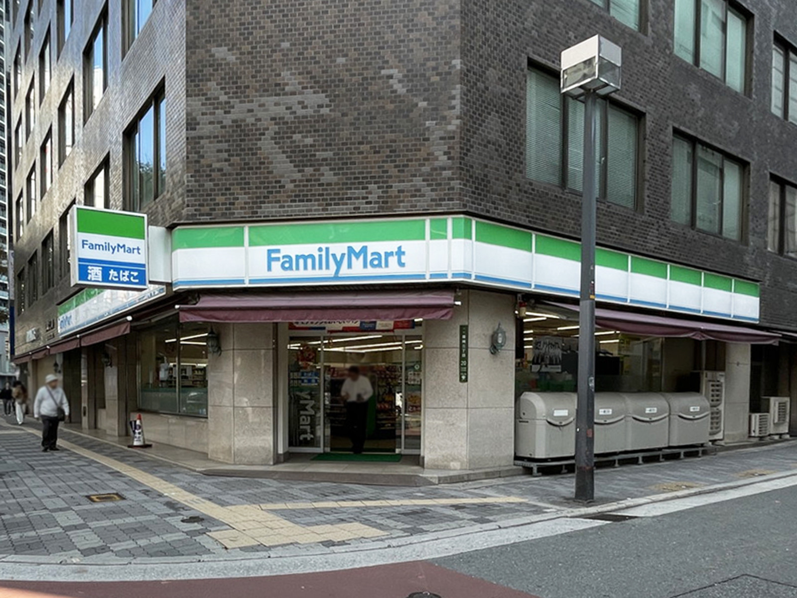 近くのファミリーマート 梅田中津店