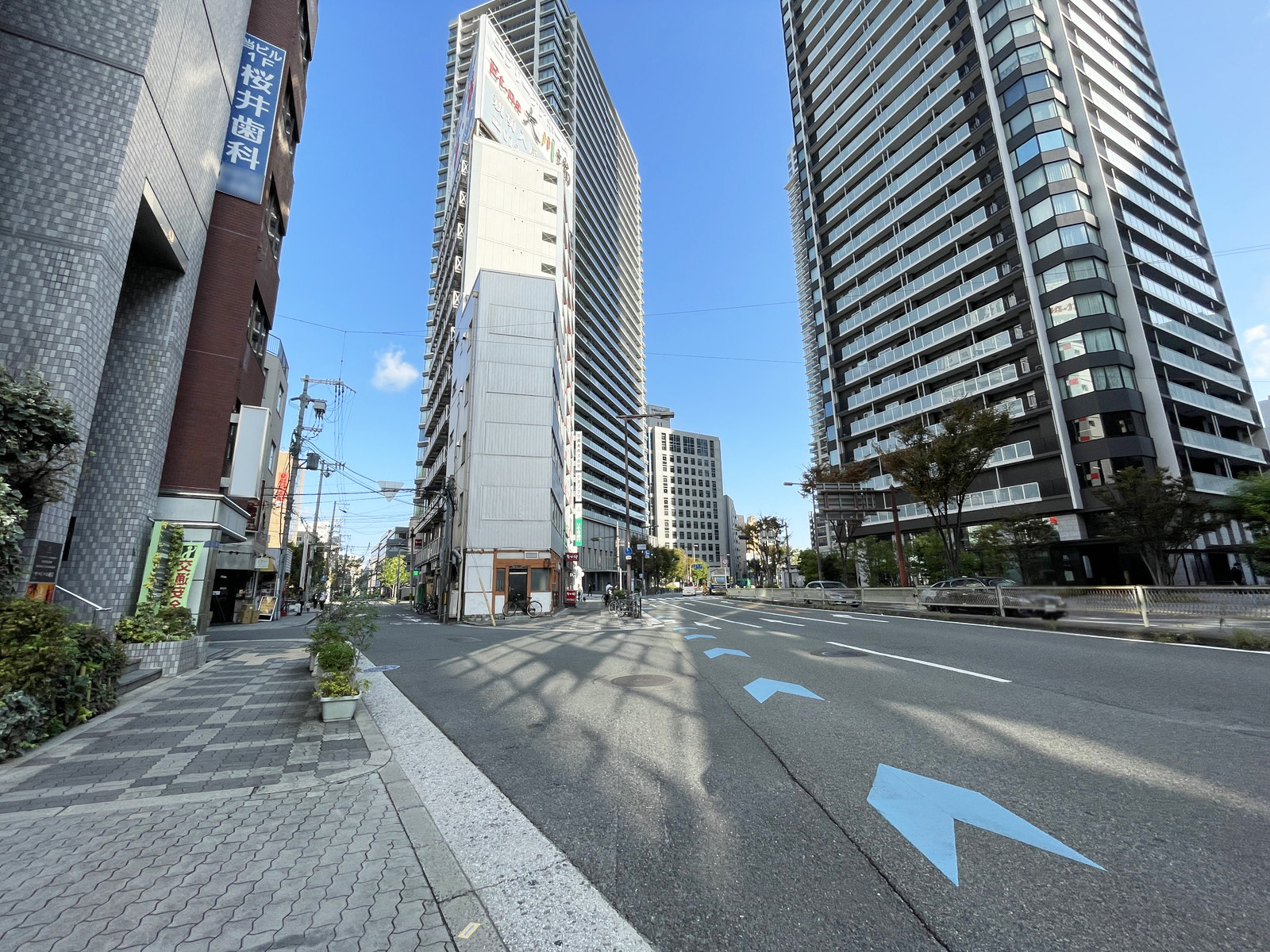 MINOYAビル前面の通り