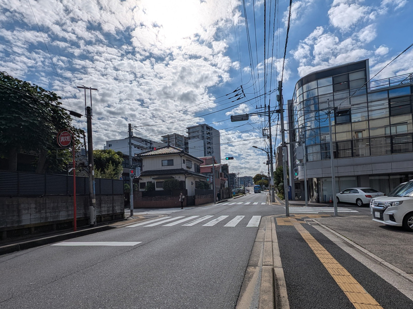 石橋松波ビル前面の通り