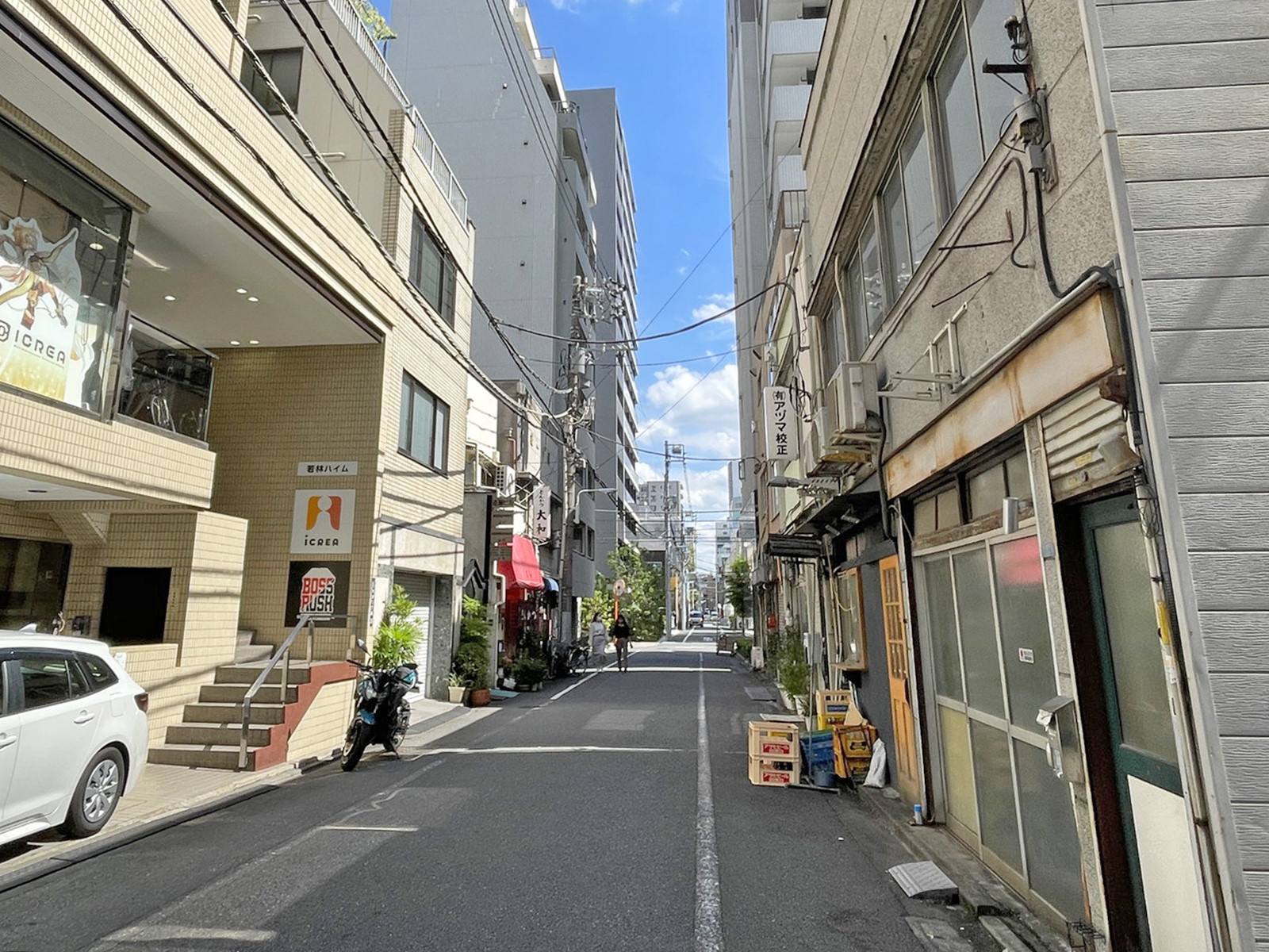 大坂ビル前面の通り