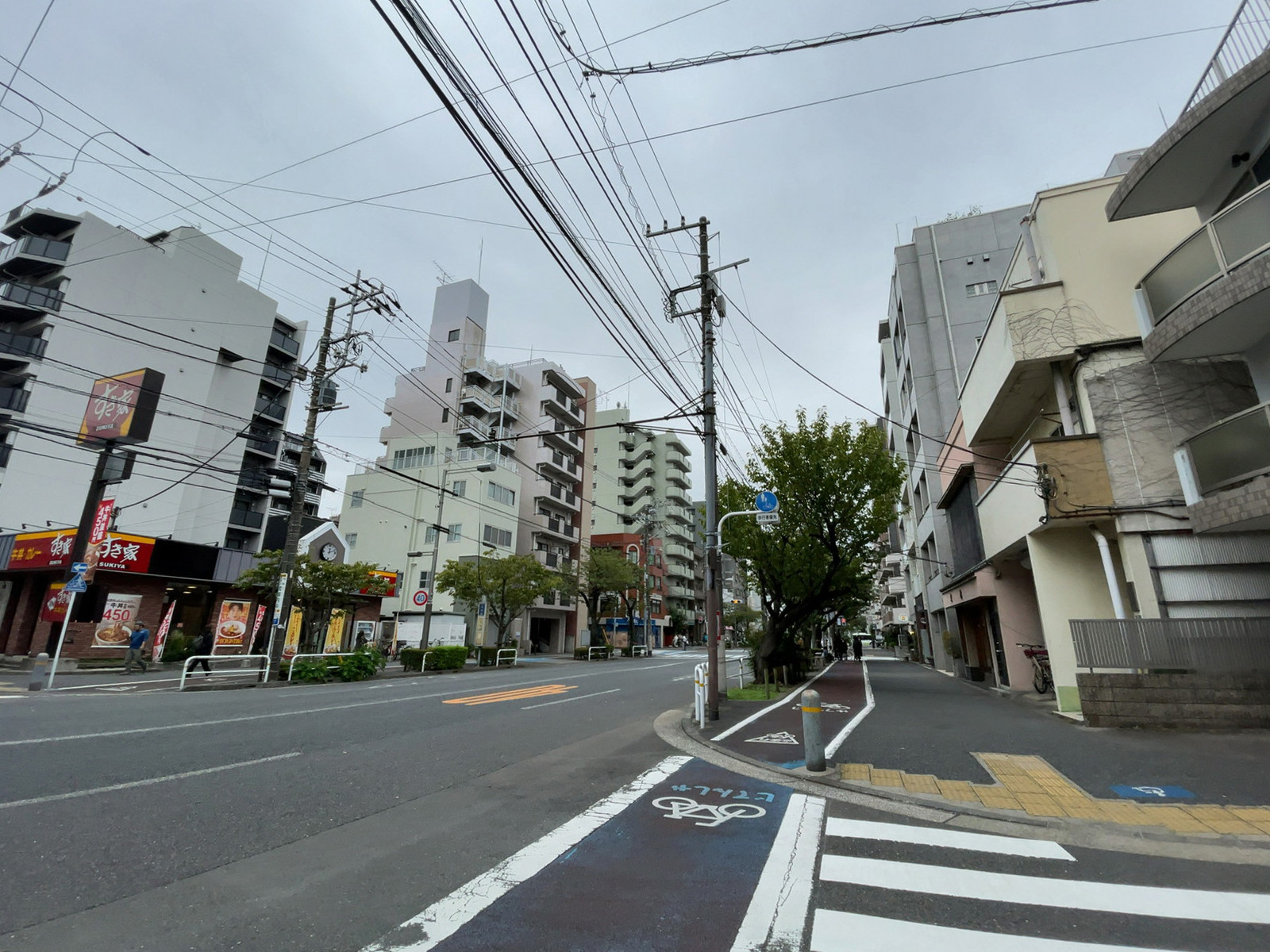 スリージェ南大井ビル前面の通り