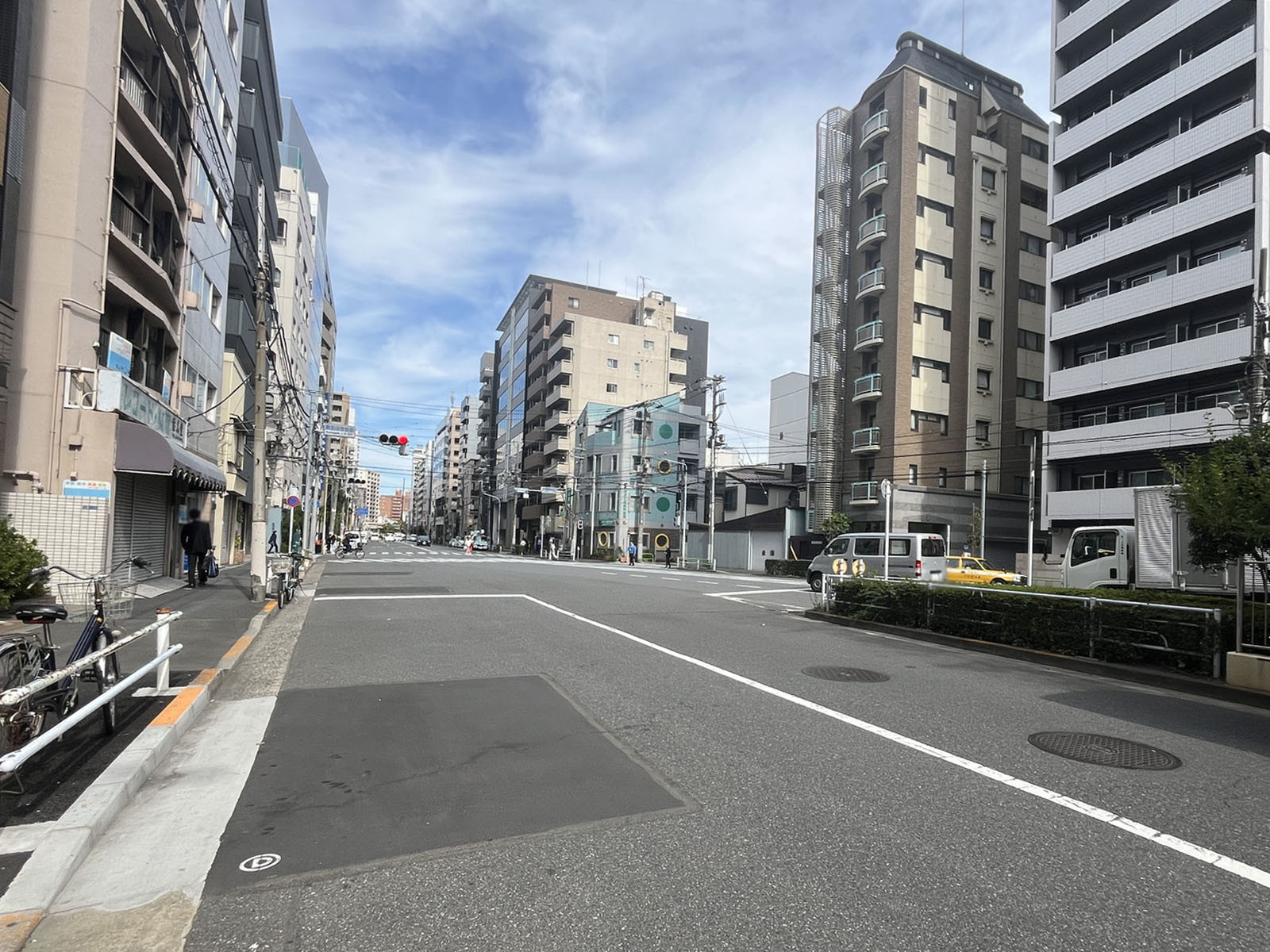 吉川ビルディング前面の通り