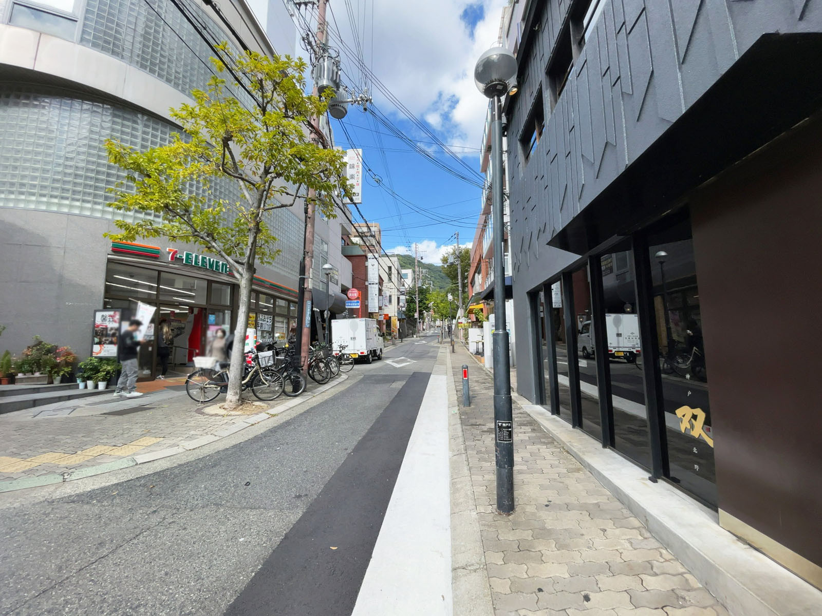 ハンター坂ビル前面の通り