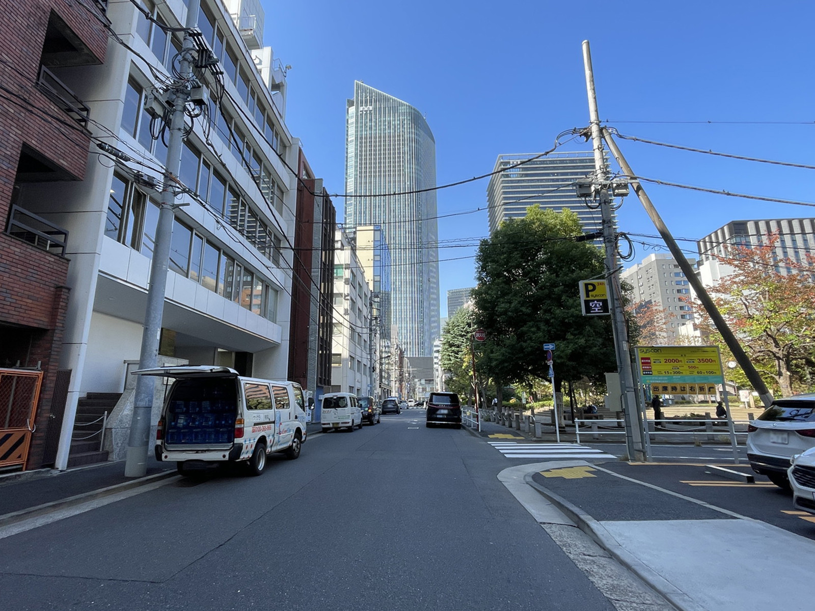 3東洋海事ビル前面の通り