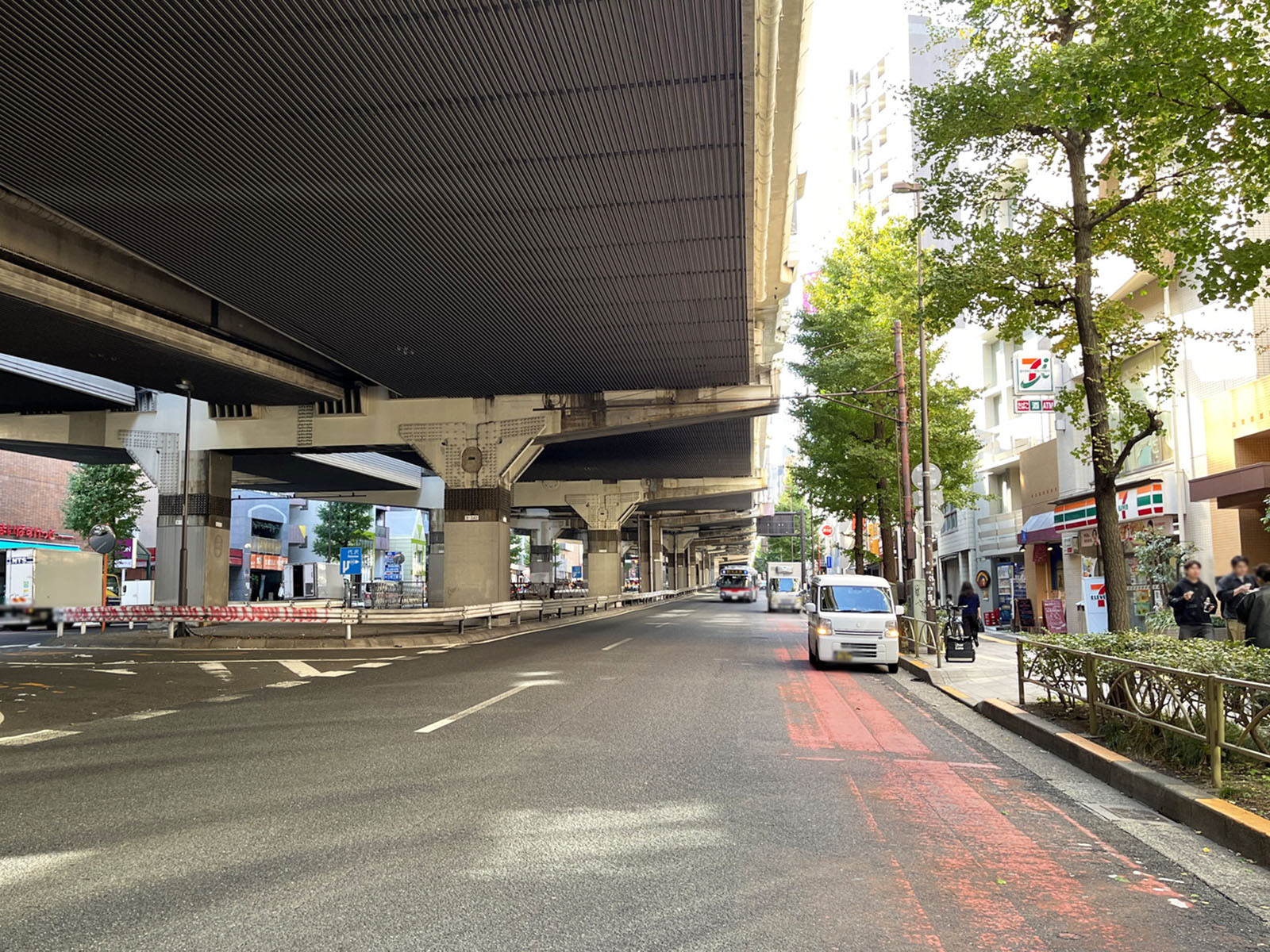 池尻大橋SQUARE前面の玉川通り