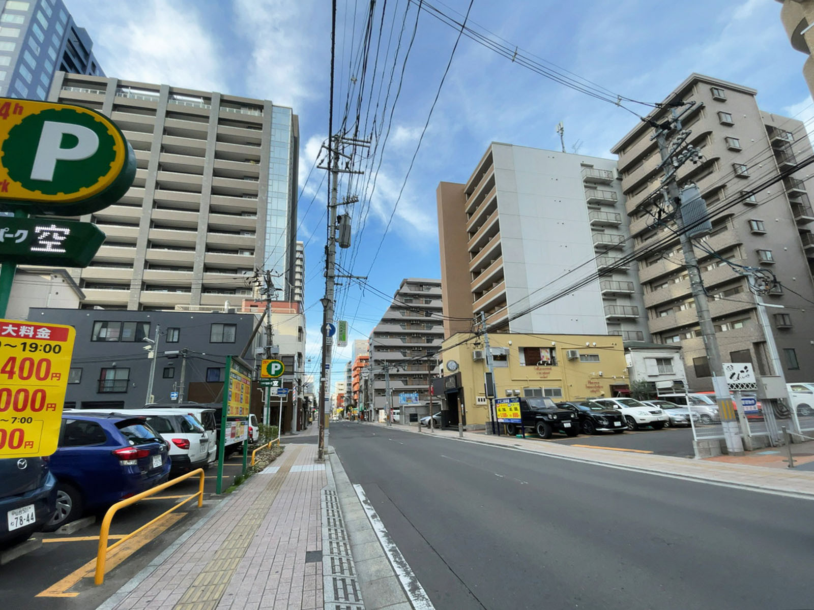 仙台ATOWAビル前面の国分町通