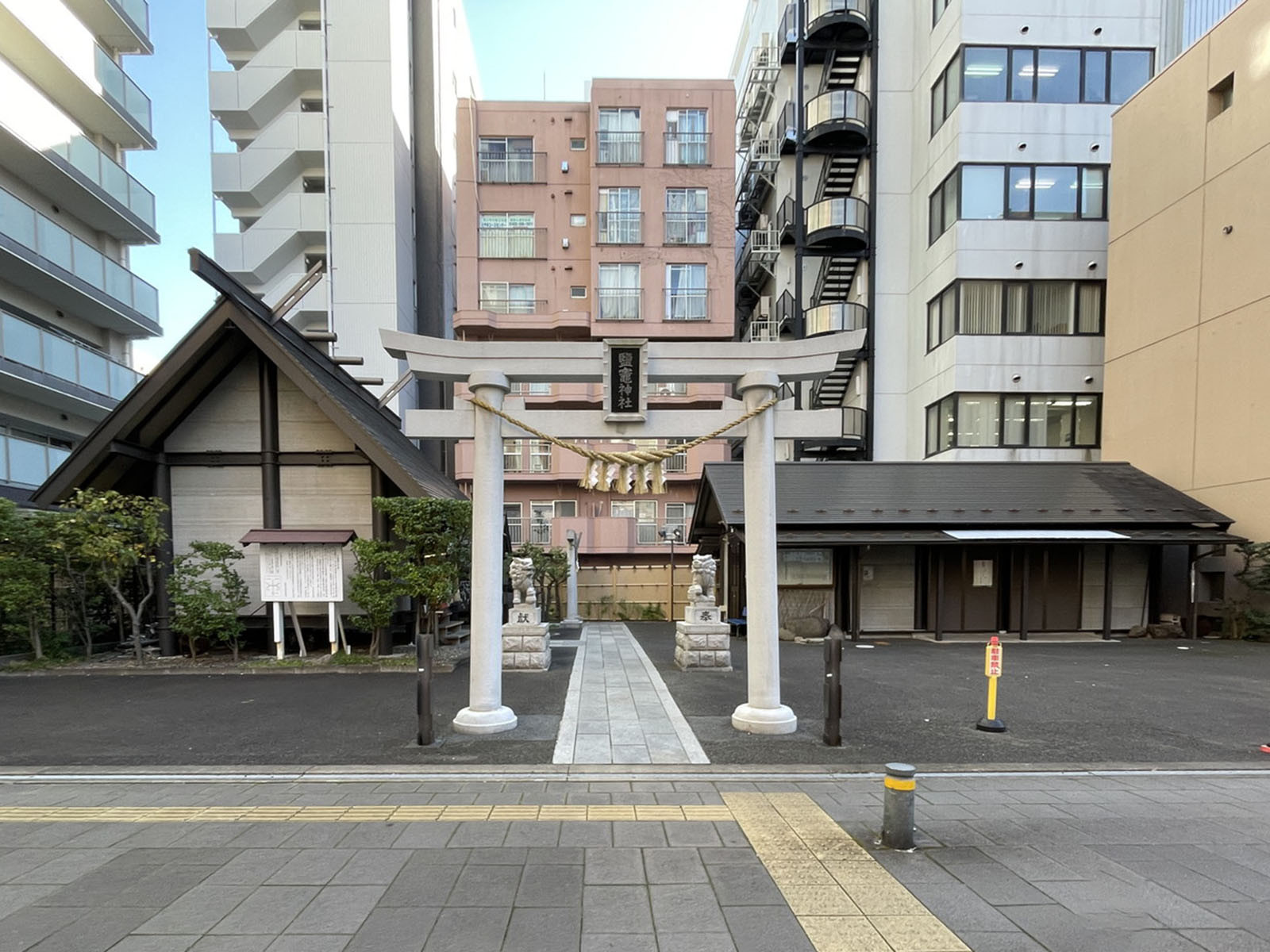 付近の鹽竈神社 (仙台市宮城野区)