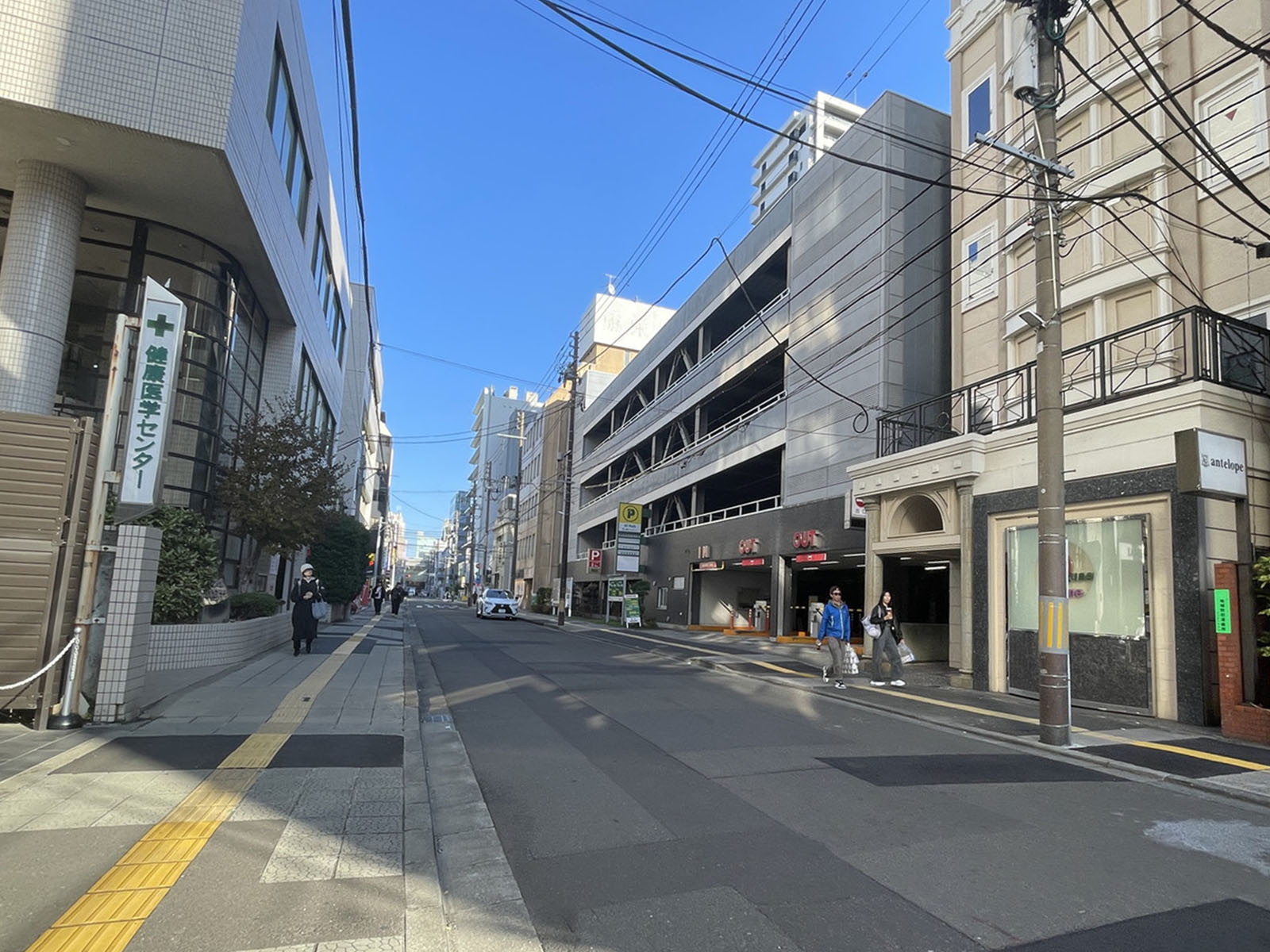 仙台MDビル前面の大町通り