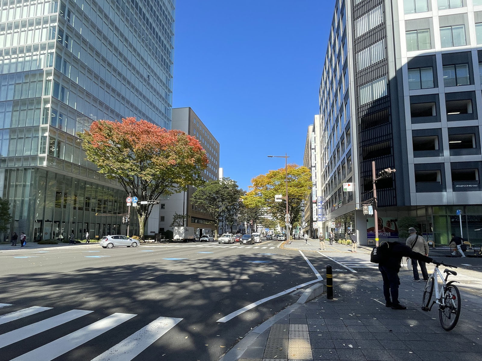 日本生命仙台勾当台南ビル前面の勾当台通