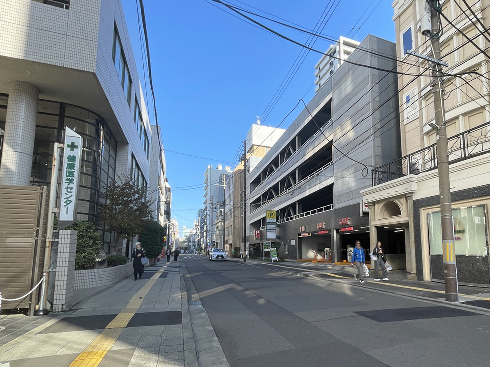 裕ビル前面の大町通り