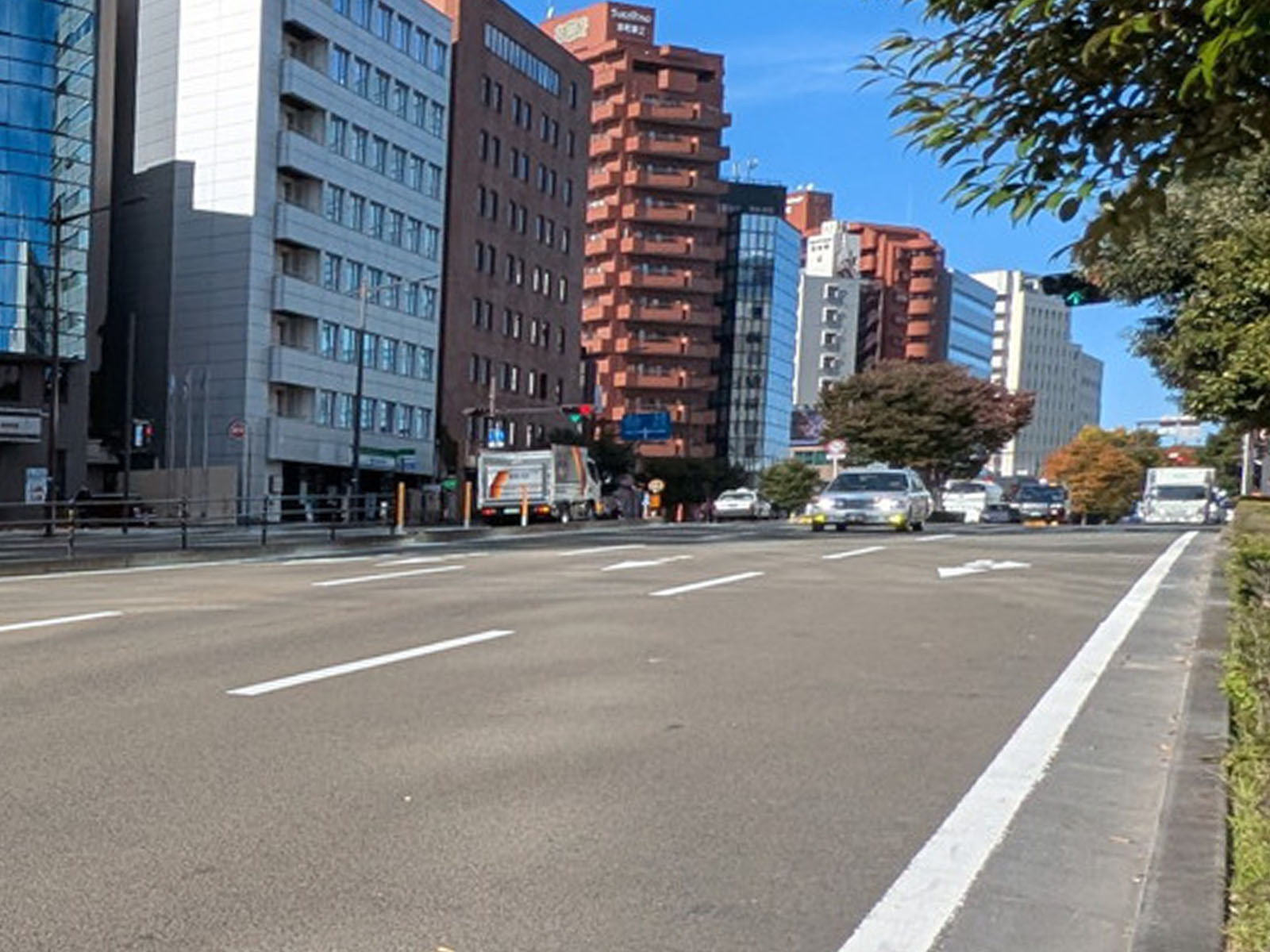 Ever-i 仙台駅前ビル前面の通り