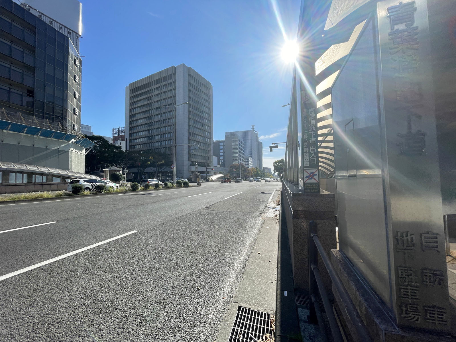仙台ファーストタワー前面の通り