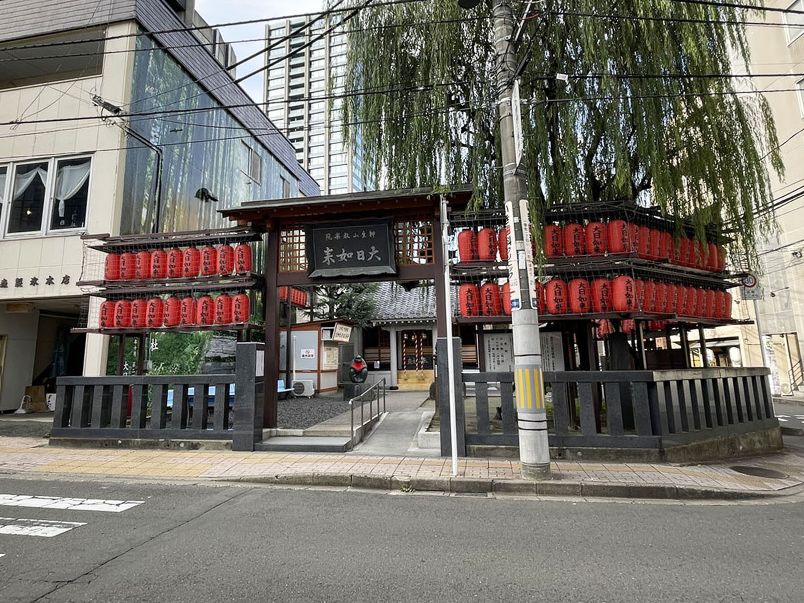 徒歩1分の柳町大日如来