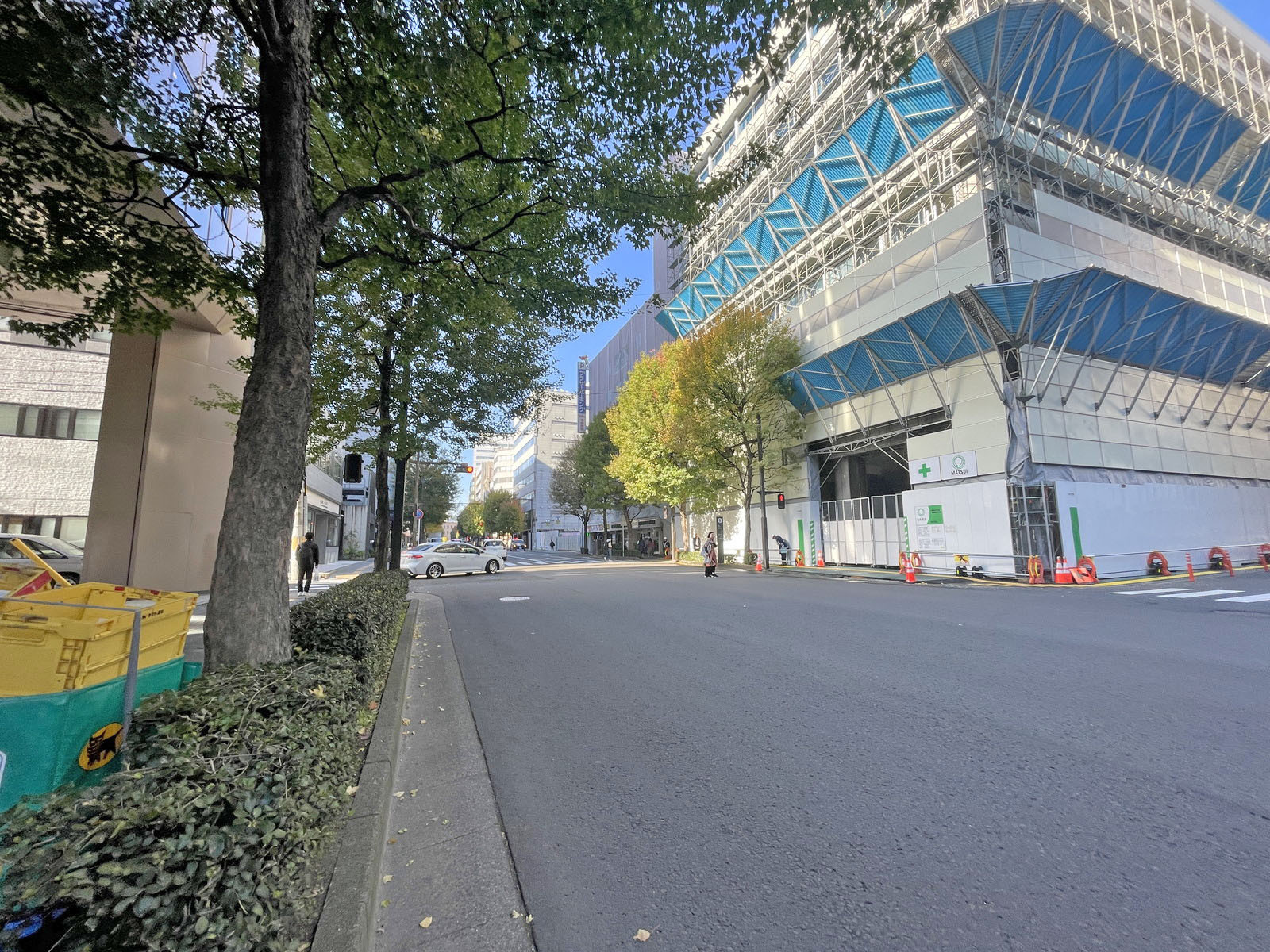山口ビル前面の南町通