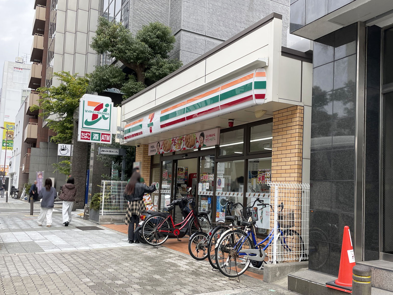 付近のセブン-イレブン 大阪福島6丁目店