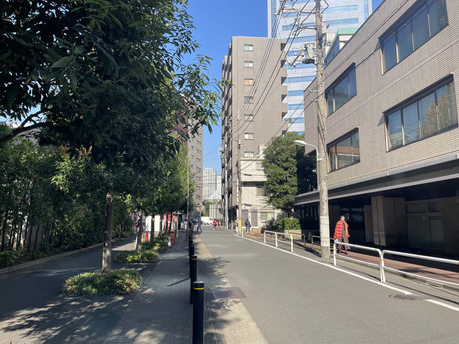 OSビルディング前面の通り