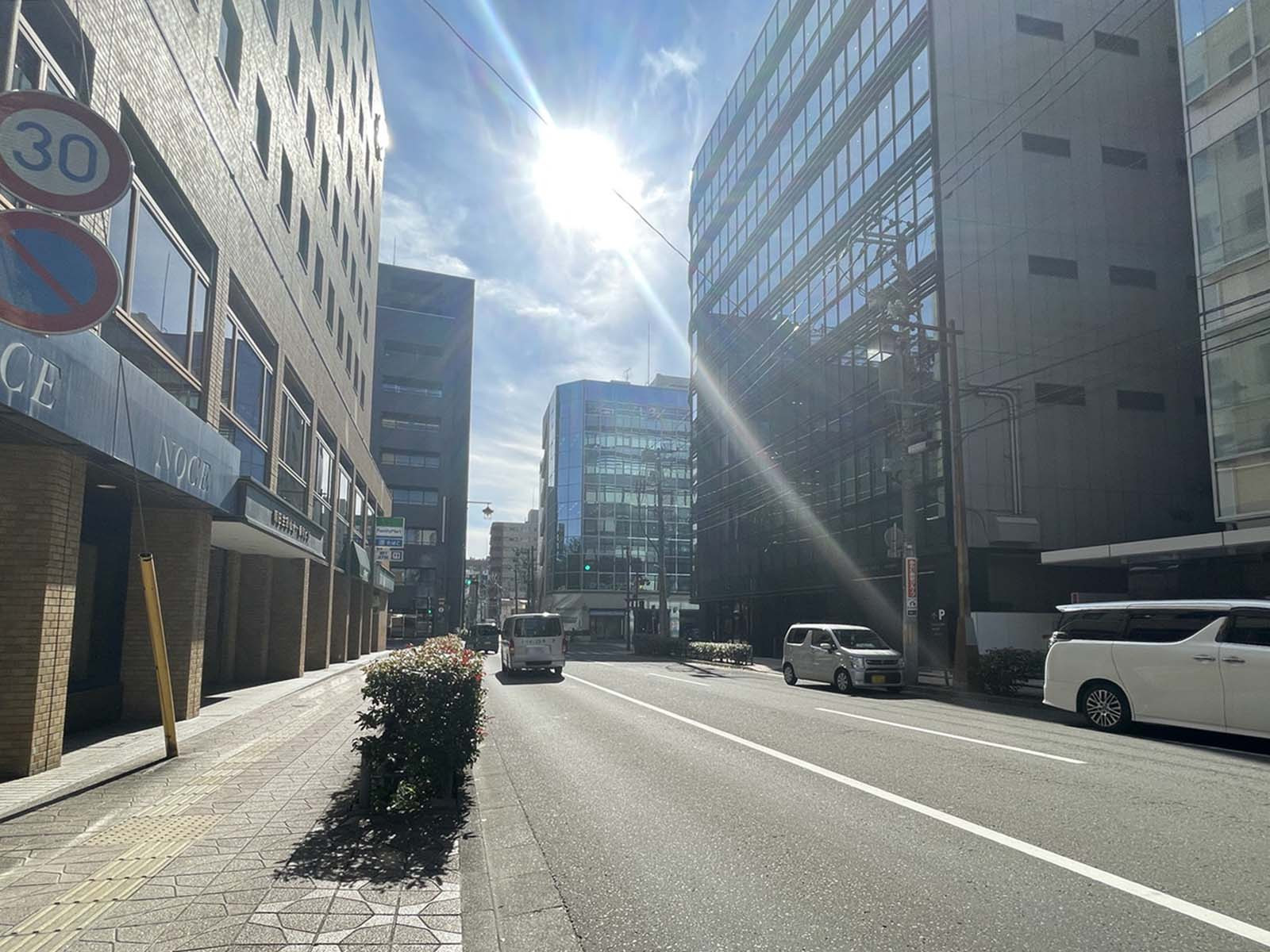 朝日生命仙台一番町ビル前面の南町通